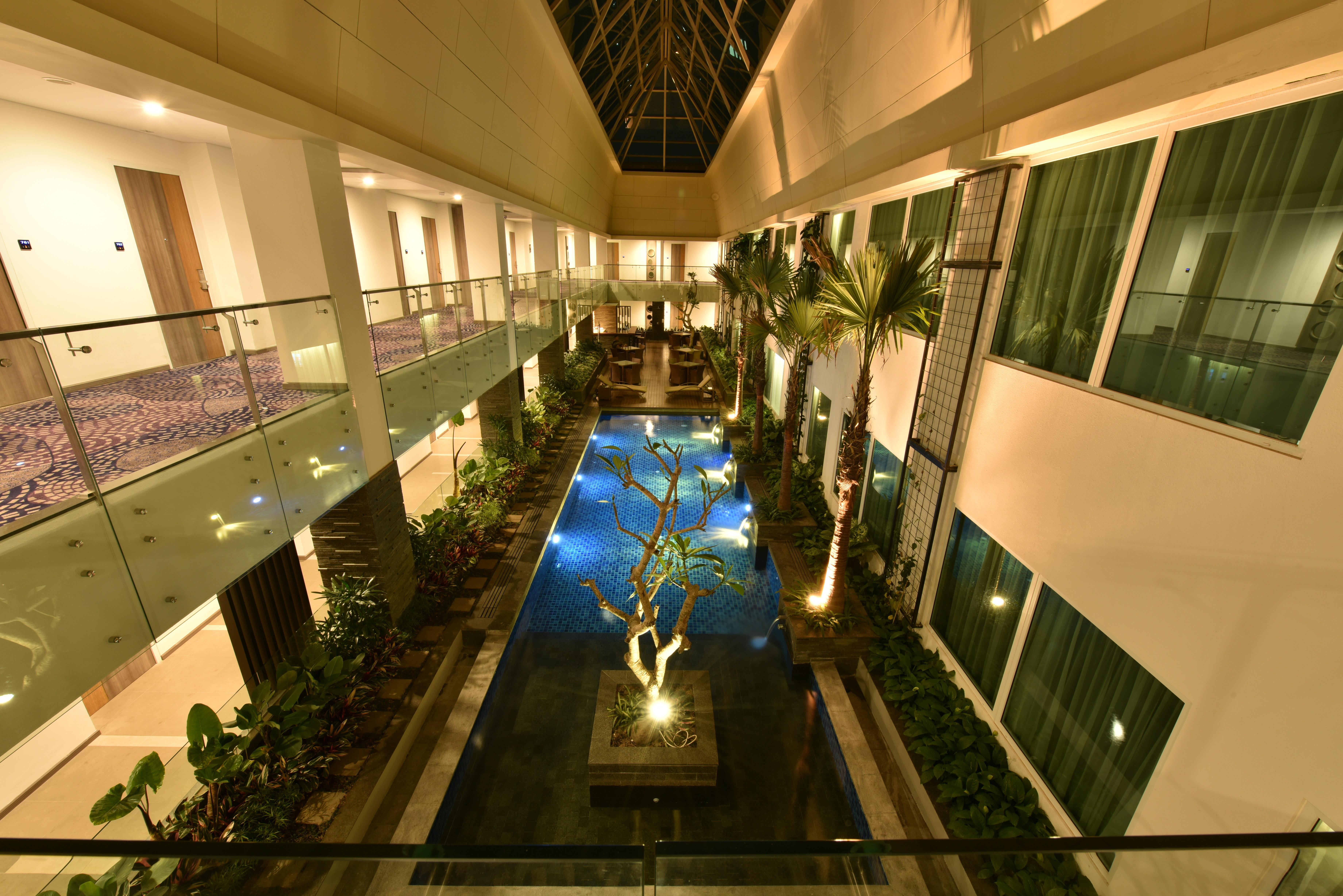 Holiday Inn Bandung Pasteur, An Ihg Hotel Exterior photo