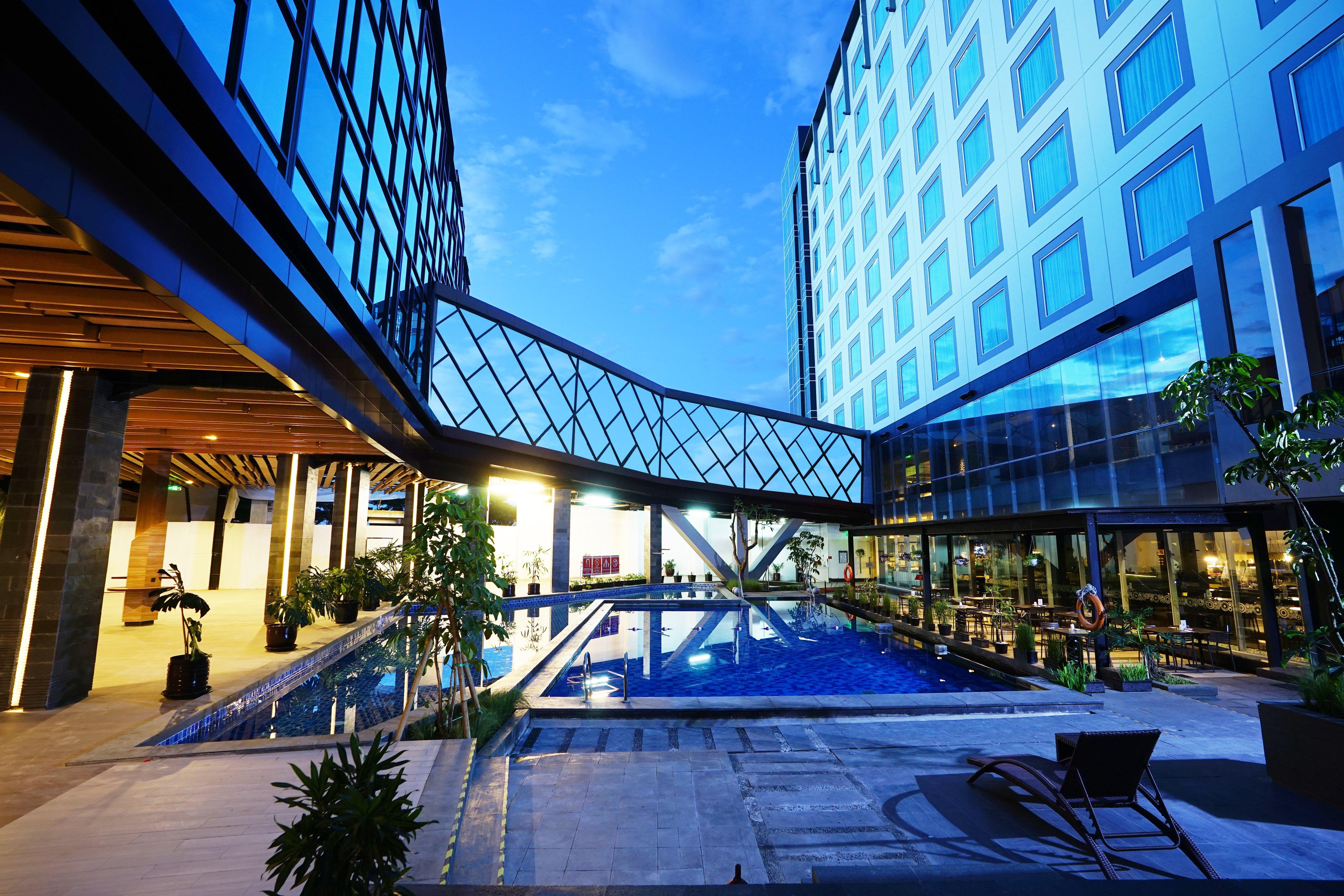 Holiday Inn Bandung Pasteur, An Ihg Hotel Exterior photo